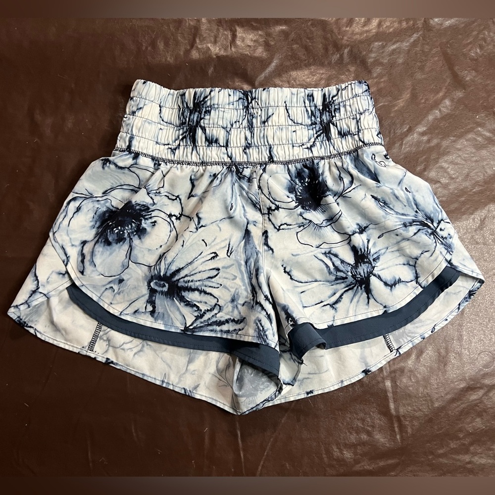 CALIA Women's High Rise 3” Step Up Short - Picture 2 of 6